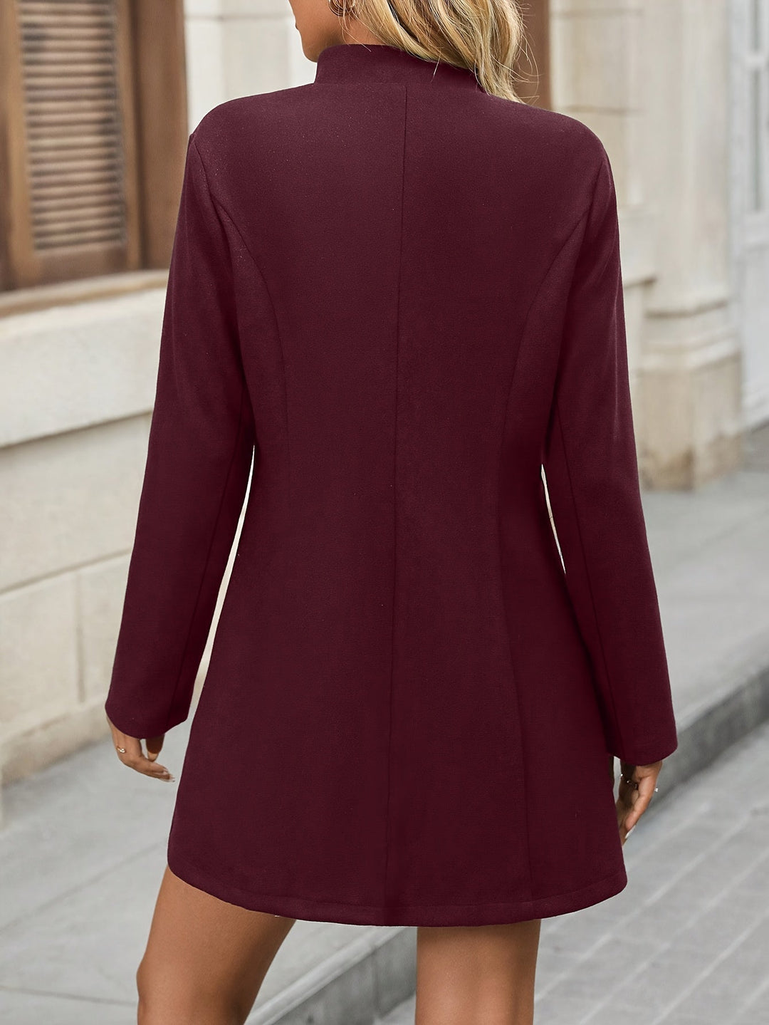 MARAIS | MANTEAU ÉLÉGANT À COL DROIT ET BOUTONS CLASSIQUES