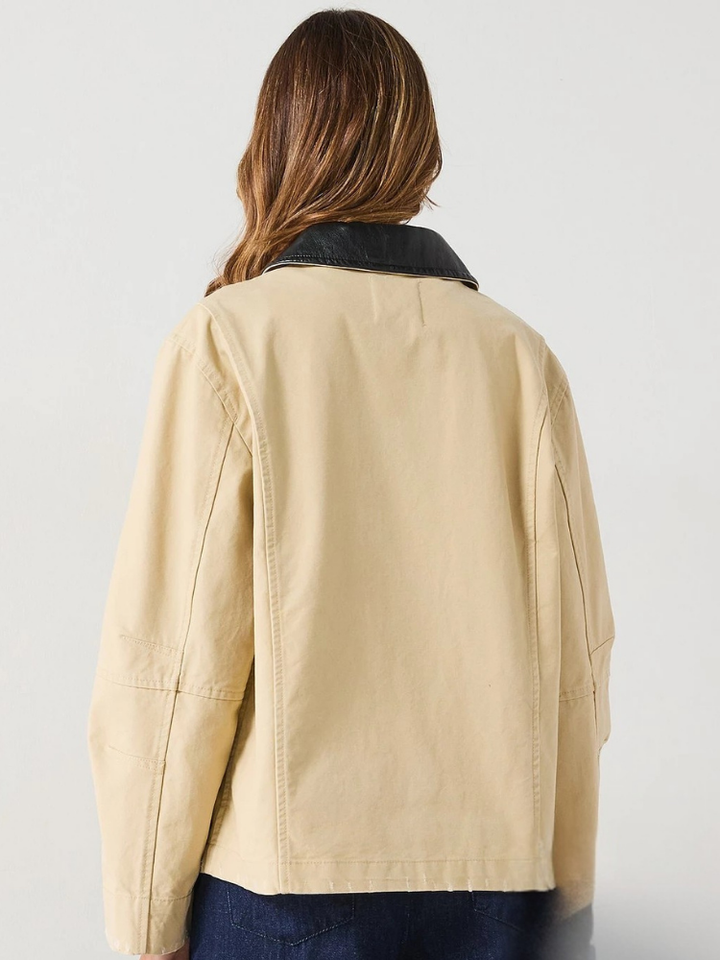 MARAIS | VESTE INTEMPORELLE À COL CONTRASTANT